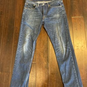 Men’s Levi’s jeans.
